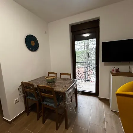 Divcibarski Zagrljaj 아파트